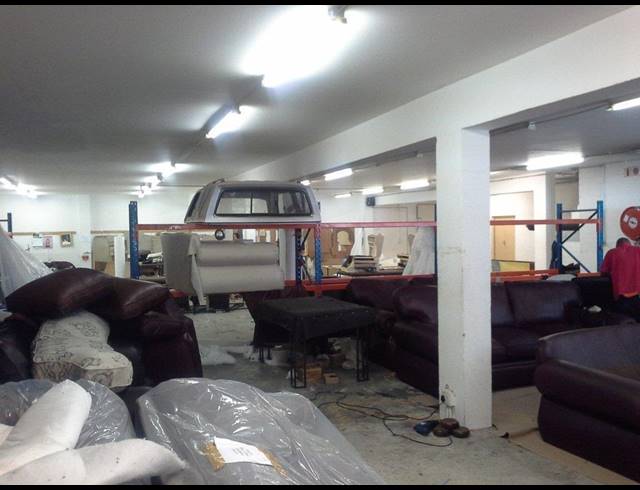 1,337M² FACTORY TO LET IN WESTLAKE
